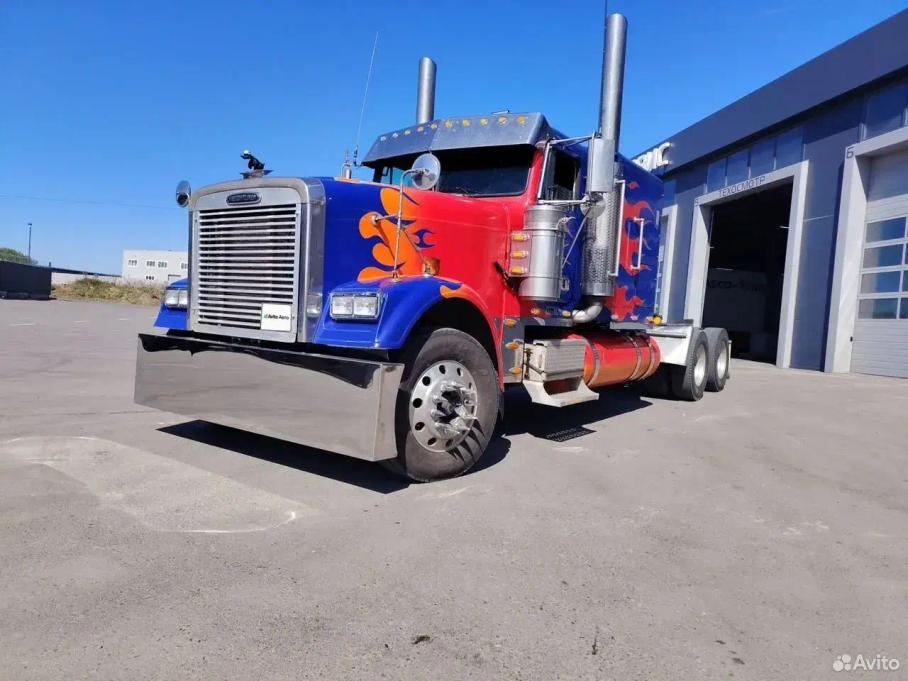 Барнаульский Оптимус Прайм: на продажу выставили грузовик Freightliner Classic