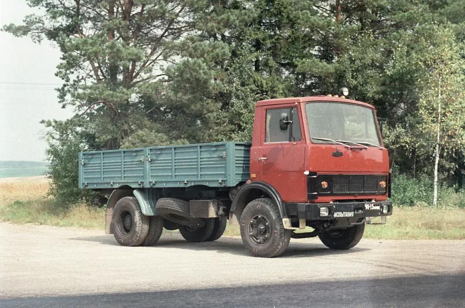 Грузовик МАЗ-5337 на испытаниях