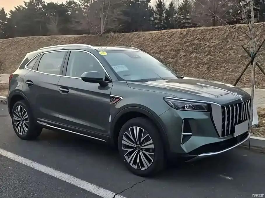 Обновленный Hongqi HS5