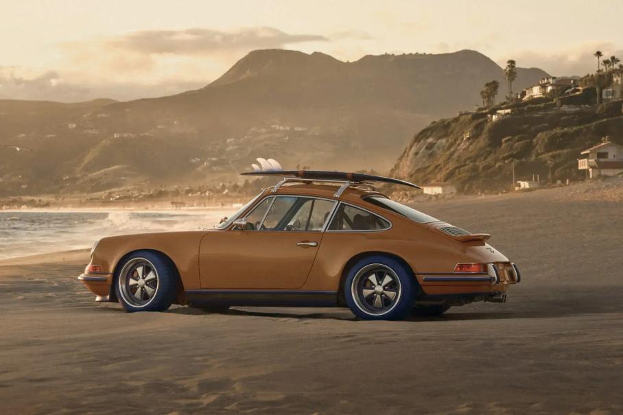 Porsche 911 с тюнингом Louis Vuitton
