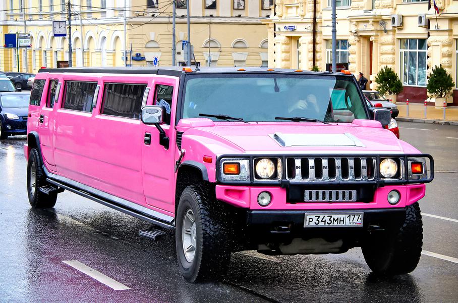 Шкаф с сюрпризом: Hummer H2 празднует 20 лет