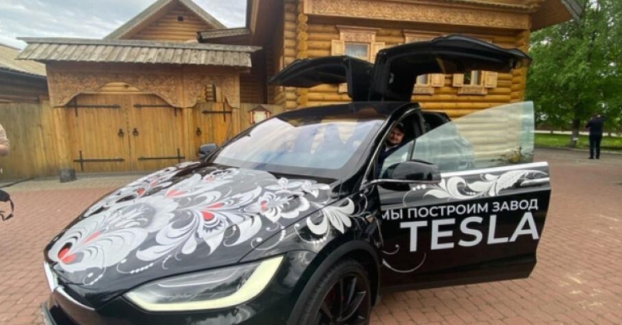 Tesla roadster илона маска