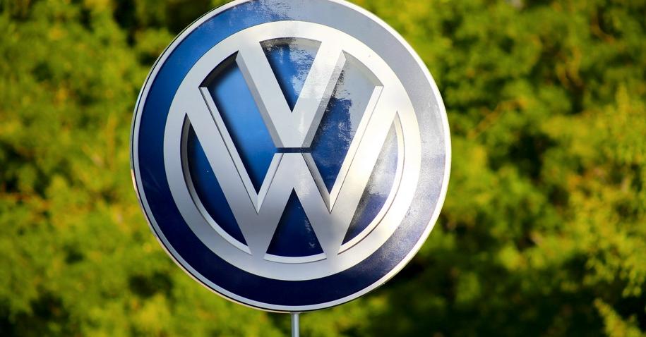Вращение логотипа volkswagen